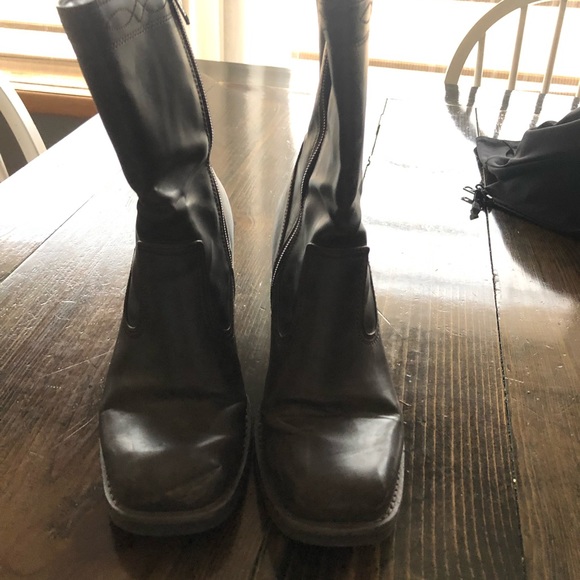 Sketchers Heeled Boots - Picture 2 of 4